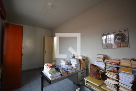 Casa à venda com 650m², 6 quartos e 8 vagasQuarto 4