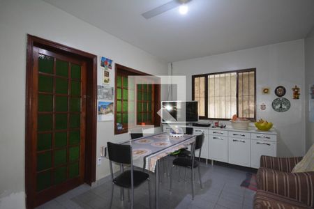 Casa à venda com 650m², 6 quartos e 8 vagasCozinha