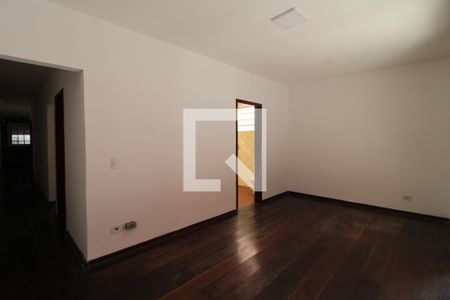 Sala 2 de casa à venda com 4 quartos, 200m² em Vila Marari, São Paulo