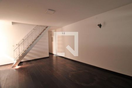 Sala 1 de casa à venda com 4 quartos, 200m² em Vila Marari, São Paulo