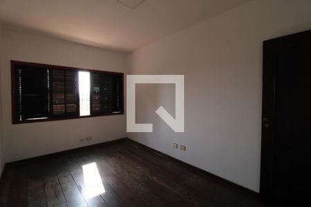 Casa à venda com 200m², 4 quartos e 3 vagasSuíte 2