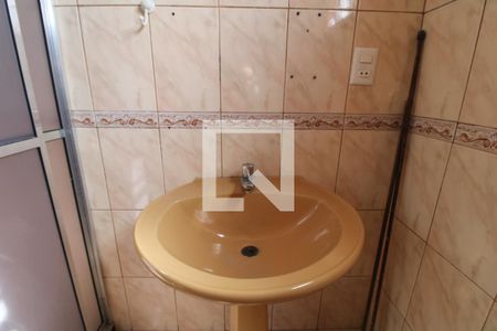 Casa à venda com 200m², 4 quartos e 3 vagasPia banheiro da suíte 2