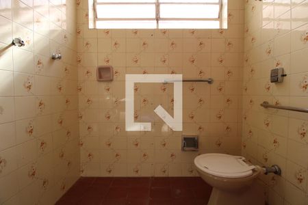 Casa à venda com 200m², 4 quartos e 3 vagasBanheiro da sala 2