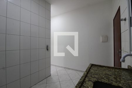 Cozinha  de kitnet/studio para alugar com 1 quarto, 28m² em Vila Paulo Silas, São Paulo