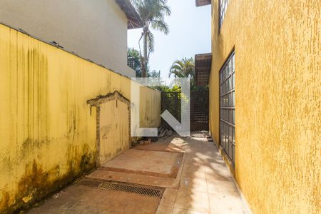 Casa de condomínio para alugar com 280m², 3 quartos e 6 vagasCorredor Lateral
