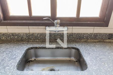 Casa de condomínio para alugar com 280m², 3 quartos e 6 vagasCozinha