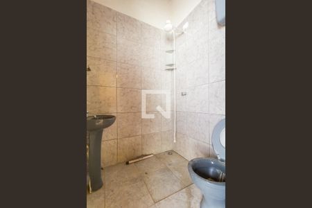 Casa de condomínio para alugar com 280m², 3 quartos e 6 vagasBanheiro da Área Comum