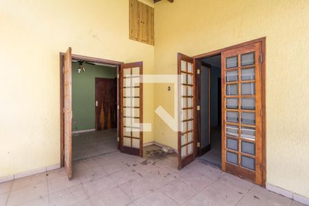 Casa de condomínio para alugar com 280m², 3 quartos e 6 vagasVaranda dos Quartos 2 e 3