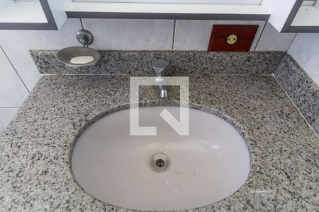 Casa de condomínio para alugar com 280m², 3 quartos e 6 vagasBanheiro da Suíte 2