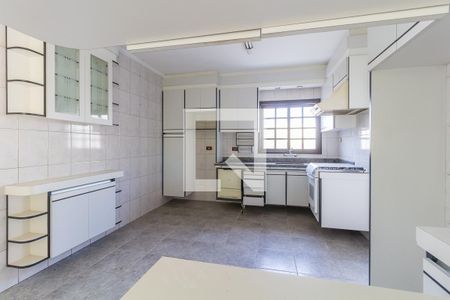 Casa de condomínio para alugar com 280m², 3 quartos e 6 vagasCozinha