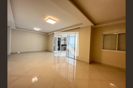 Sala de apartamento para alugar com 3 quartos, 136m² em Chácara Inglesa, São Paulo