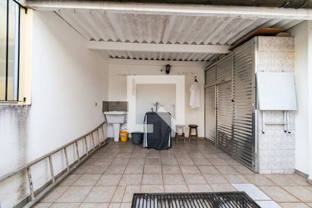 Casa à venda com 200m², 4 quartos e 1 vagaLavanderia