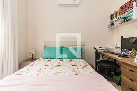 Dormitório de casa para alugar com 4 quartos, 147m² em Campo Novo, Porto Alegre