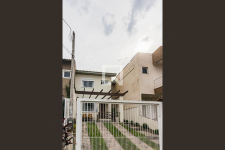 Fachada de casa à venda com 4 quartos, 147m² em Campo Novo, Porto Alegre