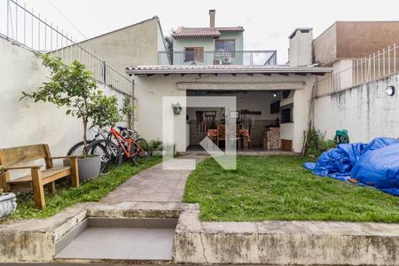 Quintal de casa à venda com 4 quartos, 147m² em Campo Novo, Porto Alegre