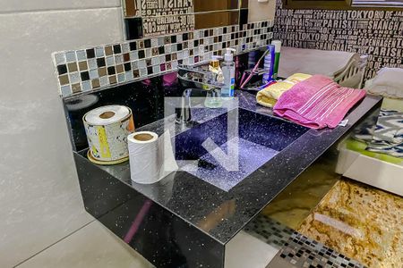 Casa à venda com 520m², 5 quartos e 4 vagasDetalhe Banheiro 2