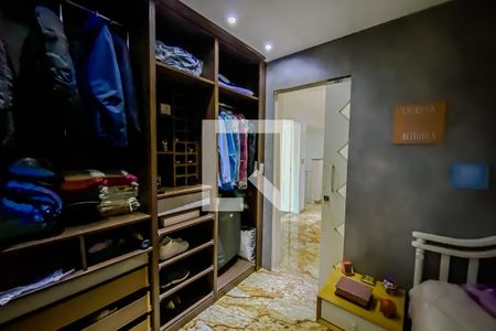 Casa à venda com 520m², 5 quartos e 4 vagasSuite