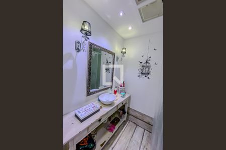 Casa à venda com 520m², 5 quartos e 4 vagasBanheiro 3