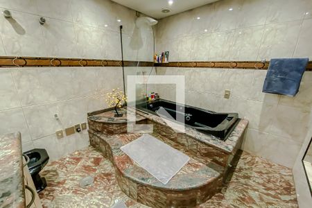 Casa à venda com 520m², 5 quartos e 4 vagasBanheiro 4