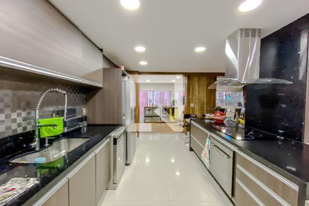 Casa à venda com 520m², 5 quartos e 4 vagasCozinha