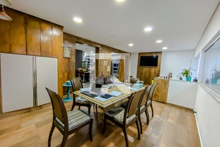 Casa à venda com 520m², 5 quartos e 4 vagasSala 5