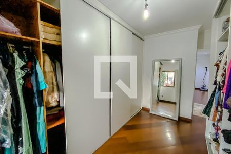 Casa à venda com 520m², 5 quartos e 4 vagasCloset da Suite 2