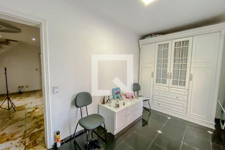 Casa à venda com 520m², 5 quartos e 4 vagasQuarto 2