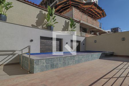 Apartamento para alugar com 68m², 2 quartos e 2 vagasÁrea comum - Piscina