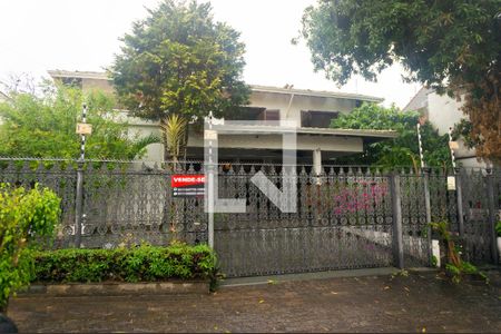 Casa à venda com 450m², 5 quartos e 4 vagasFachada