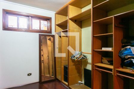 Casa à venda com 450m², 5 quartos e 4 vagasCloset da Suíte 2