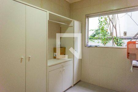 Casa à venda com 450m², 5 quartos e 4 vagasÁrea de Serviço