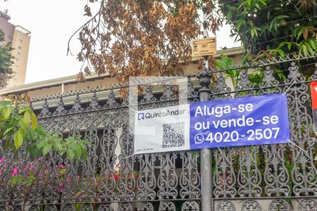 Casa à venda com 450m², 5 quartos e 4 vagasFachada
