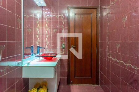 Casa à venda com 450m², 5 quartos e 4 vagasBanheiro da Suíte 1