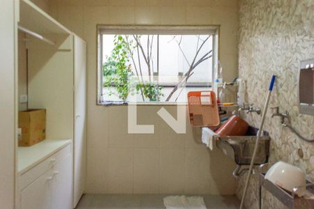 Casa à venda com 450m², 5 quartos e 4 vagasÁrea de Serviço