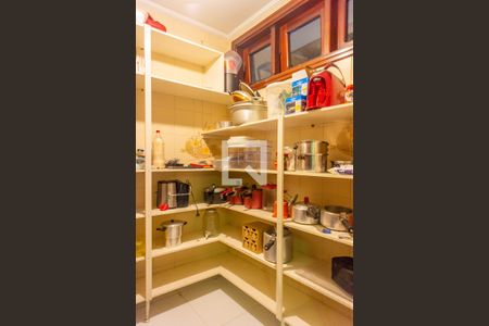 Casa à venda com 450m², 5 quartos e 4 vagasDespensa