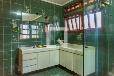 Casa à venda com 450m², 5 quartos e 4 vagasBanheiro da Suíte 2