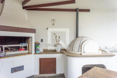 Casa à venda com 450m², 5 quartos e 4 vagasChurrasqueira e Forno de Pizza