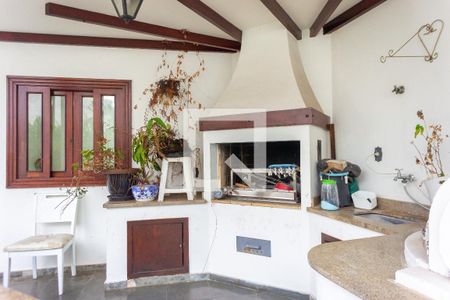 Casa à venda com 450m², 5 quartos e 4 vagasChurrasqueira