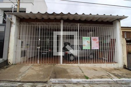 Casa à venda com 130m², 3 quartos e 3 vagas Casa à venda com 130m², 3 quartos e 3 vagasFachada