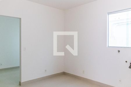 Sala/Cozinha de kitnet/studio para alugar com 1 quarto, 29m² em Jardim dos Comerciarios (venda, Belo Horizonte