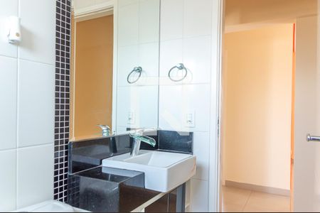 Apartamento para alugar com 70m², 2 quartos e 2 vagas Apartamento para alugar com 70m², 2 quartos e 2 vagasBanheiro