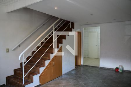 Sala de casa de condomínio para alugar com 3 quartos, 90m² em Jardim Guerreiro, Cotia