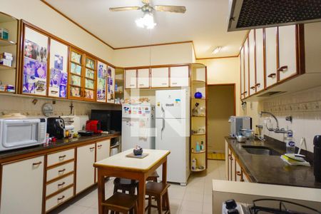 Apartamento à venda com 206m², 3 quartos e 2 vagasCozinha e Área de Serviço