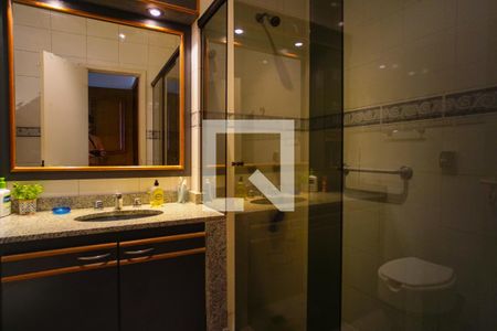 Apartamento à venda com 206m², 3 quartos e 2 vagasBanheiro da Suíte 1