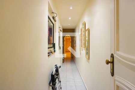 Apartamento à venda com 206m², 3 quartos e 2 vagasCorredor