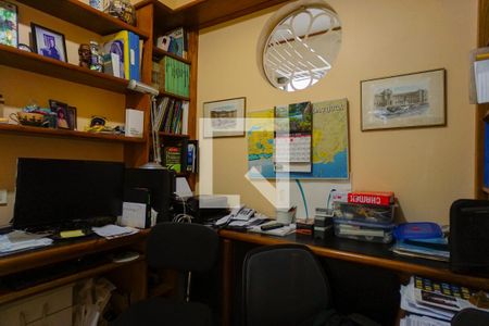 Apartamento à venda com 206m², 3 quartos e 2 vagasEscritório