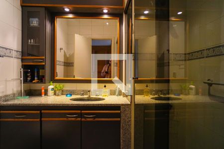 Apartamento à venda com 206m², 3 quartos e 2 vagasBanheiro da Suíte 1