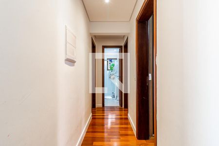 Corredor de apartamento para alugar com 3 quartos, 138m² em Indianópolis, São Paulo