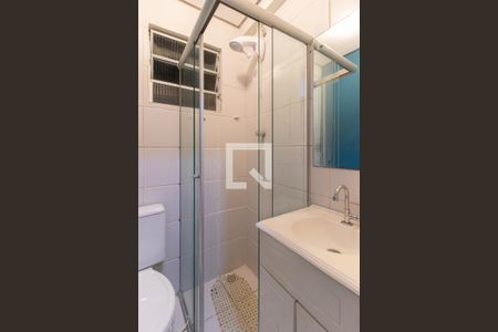 Banheiro de kitnet/studio para alugar com 1 quarto, 26m² em Cidade Baixa, Porto Alegre