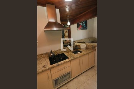 Casa à venda com 700m², 4 quartos e 8 vagasCozinha 1